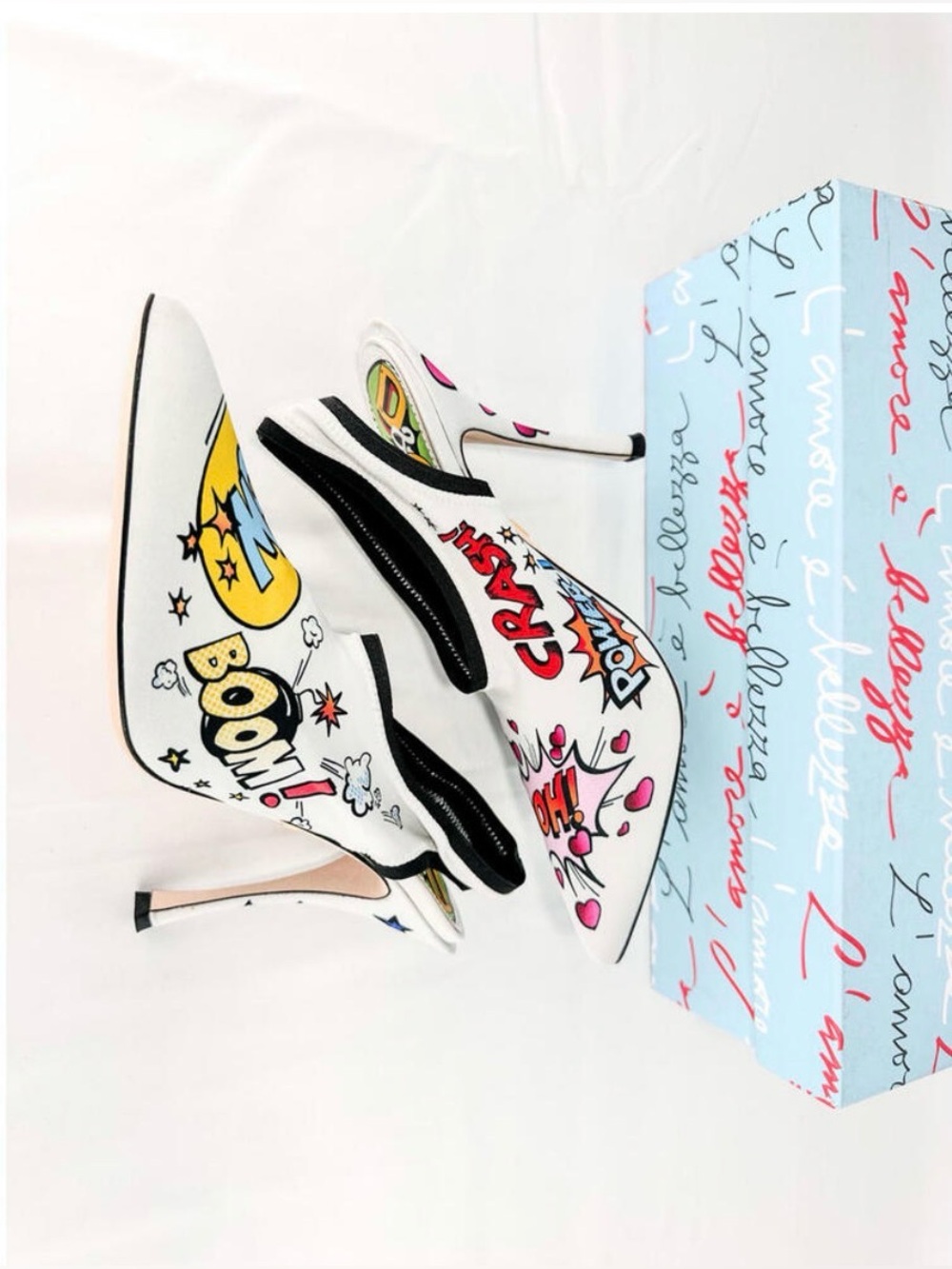 Dolce & Gabbana NWT White Pop-Art Comic Slingback Pumps. Size 39 - Picture 6 of 10
